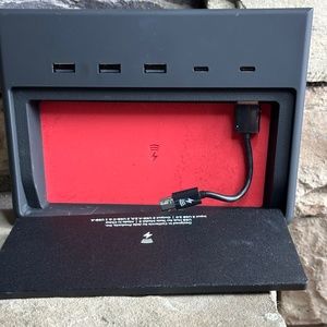 Jeda USB Hub for Tesla Model Y + Model 3 - Dashcam & Sentry Ready